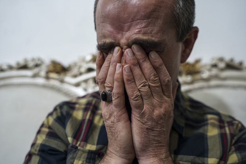 © Ali Rad - Hanieh's father's fear and sorrow for her safety and survival during the migration journey through the jungle and sea.