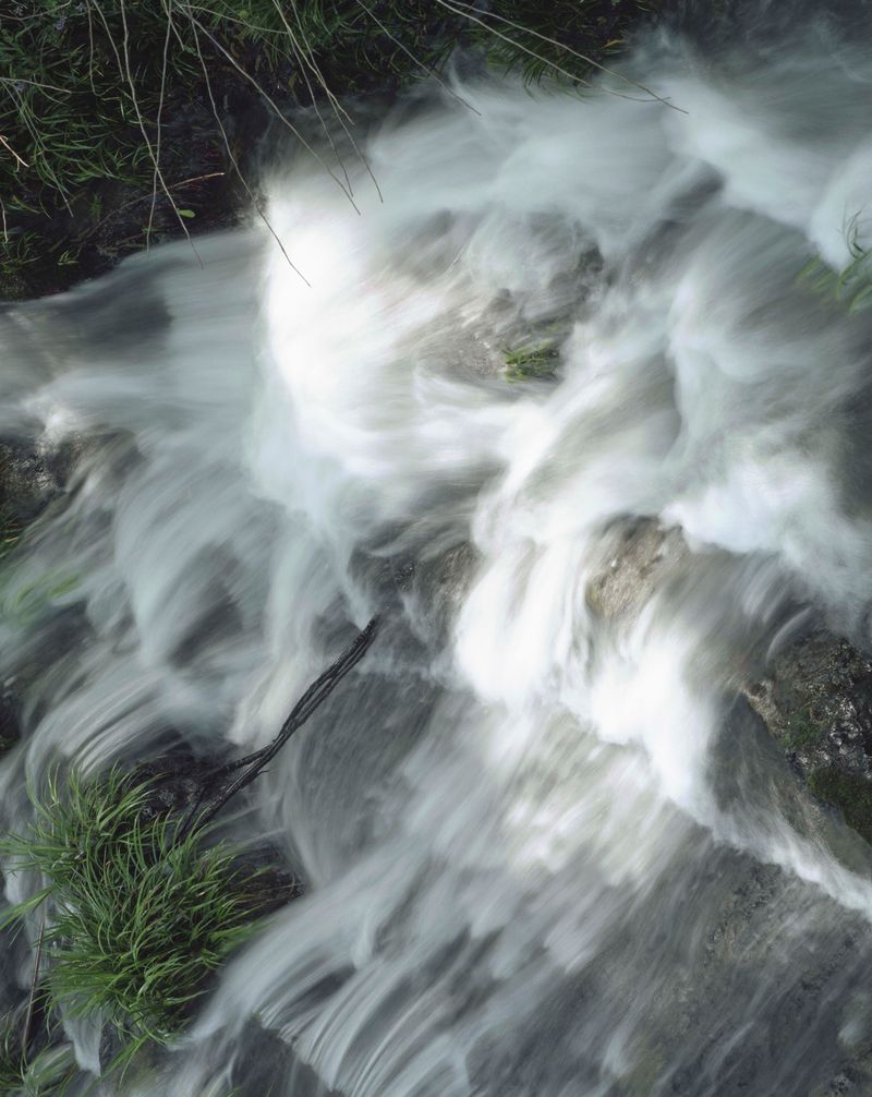 © Bowei Yang - The spring, the Longmen mountain, c-type print, 2017.