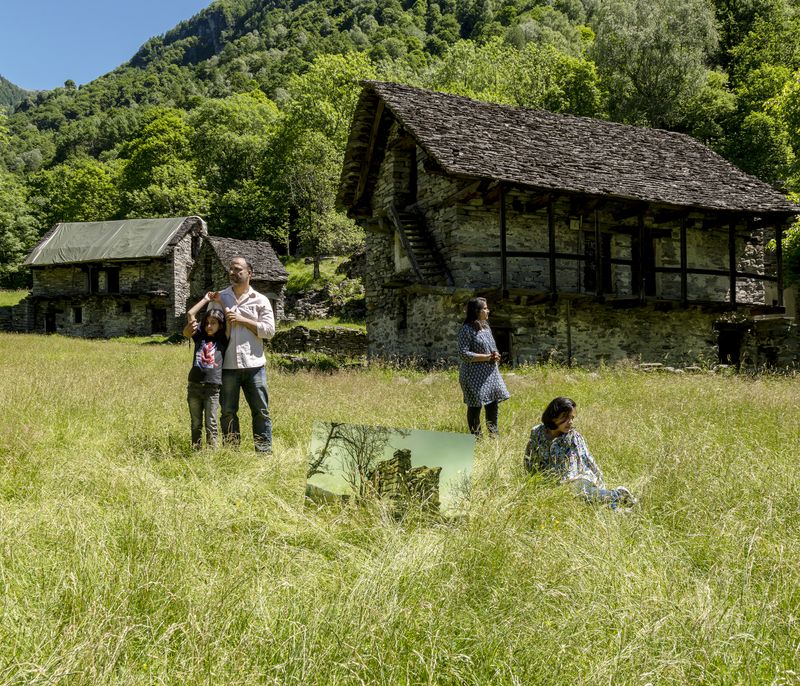 © Anita Khemka & Imran Kokiloo - Image from the Kashmir: The Making of a Family Album photography project