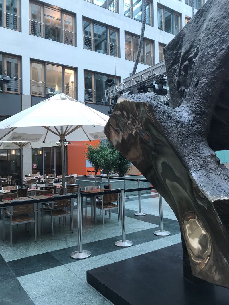 © Monika Blanka Katterwe - Well covered all around space line