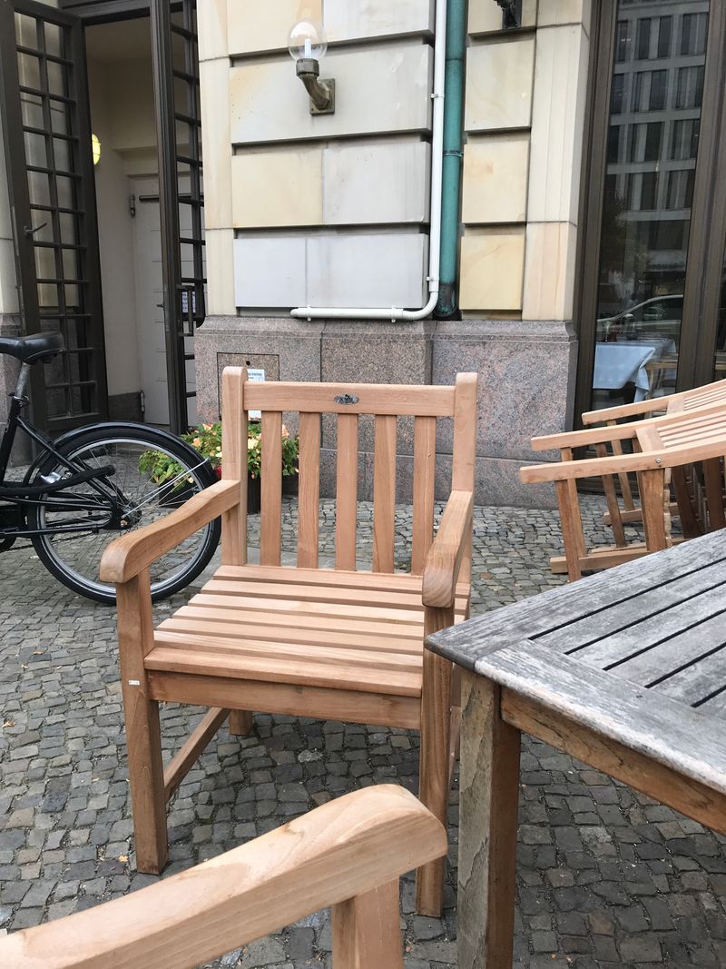 © Monika Blanka Katterwe - The rotary of armchair