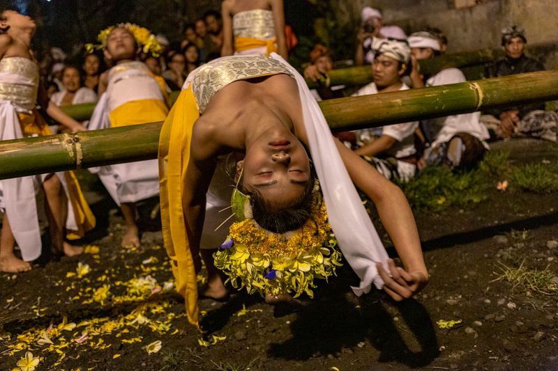 © Nyimas Laula - Image from the Honoring The Goddesses: Sang Hyang Dedari photography project