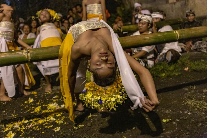 © Nyimas Laula - Image from the Honoring The Goddesses: Sang Hyang Dedari photography project