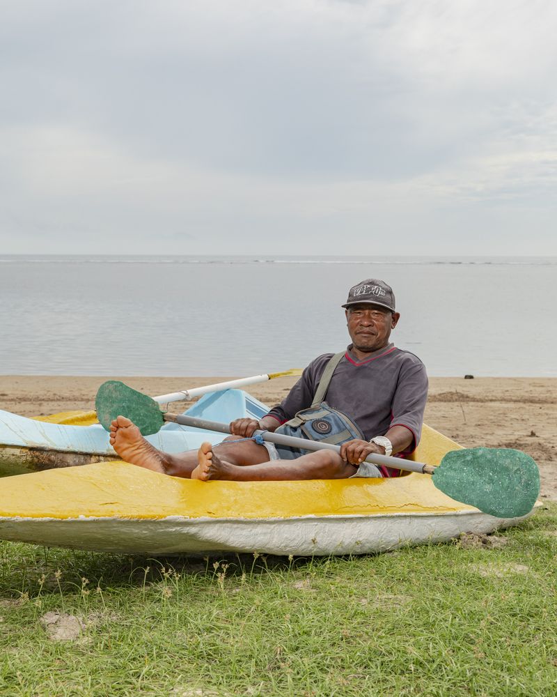 © Nyimas Laula - Image from the Workers of The Paradise photography project