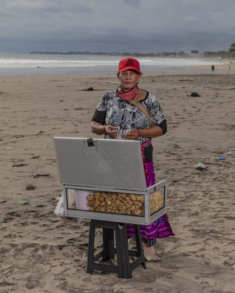 © Nyimas Laula - Image from the Workers of The Paradise photography project