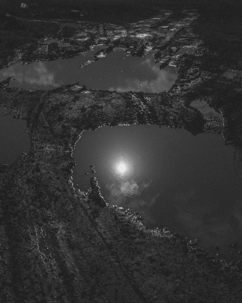 © Angus Scott - Image from the Teetering like a September myth photography project