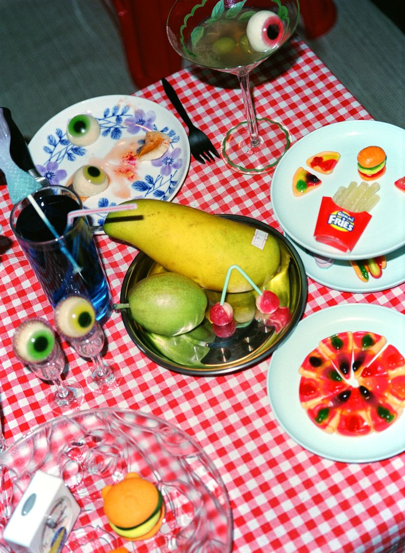 © Jolie Zhilei Zhou - Image from the Imitation of Life photography project