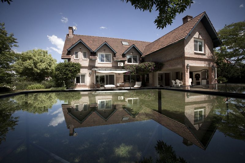 © Cooperativa Sub - The Bossi family home in San Jorge Village gated community.