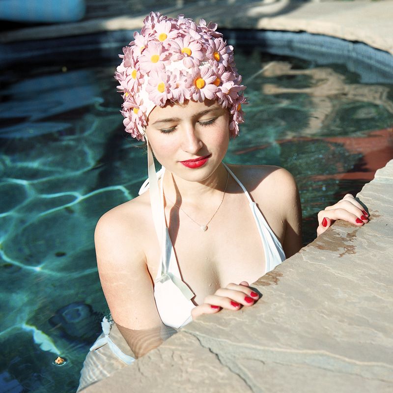 © Aline Smithson - Image from the Hollywood at Home photography project