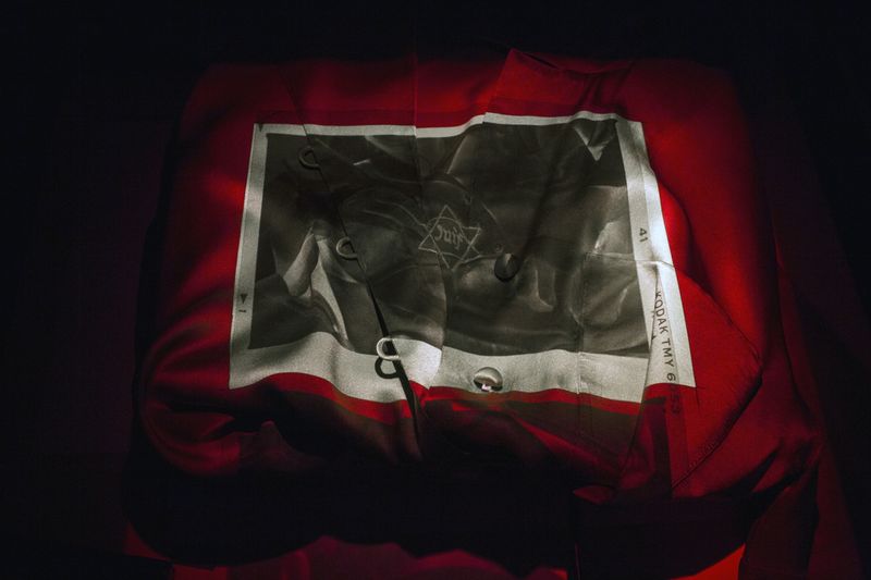 © Muriel Hasbun - Image from the si je meurs / if I die photography project
