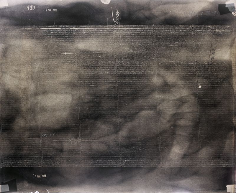 © Muriel Hasbun - Pulse: Seismic Register 2020.02.28.006 (Aparición: Body, 1983), 2020