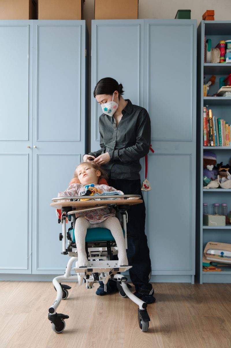 © Madeline Swainhart - Image from the Caring for Zora: a lesson on how to Play photography project