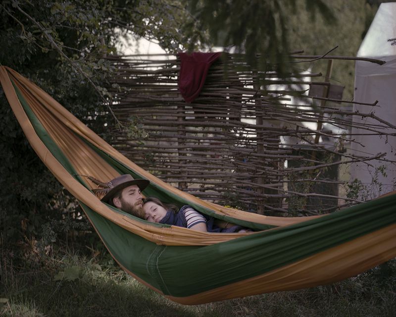 © Ksenia Burnasheva - Adam_and_Laura_in_the_hammock