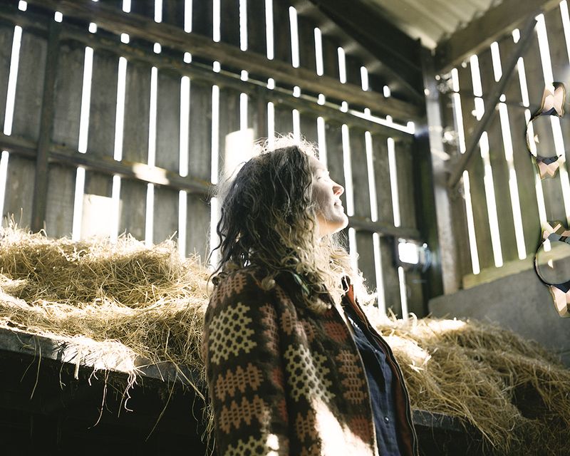 © Ksenia Burnasheva - Sophia_basking_in_the_sun_in_the_barn