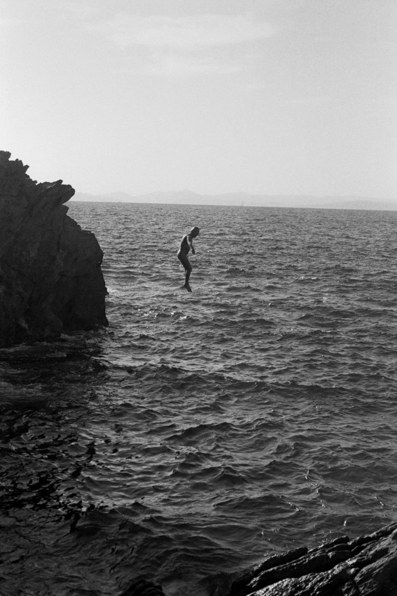 © Marie Capesius - Image from the HELIOPOLIS - under the blue shadow of the sun photography project