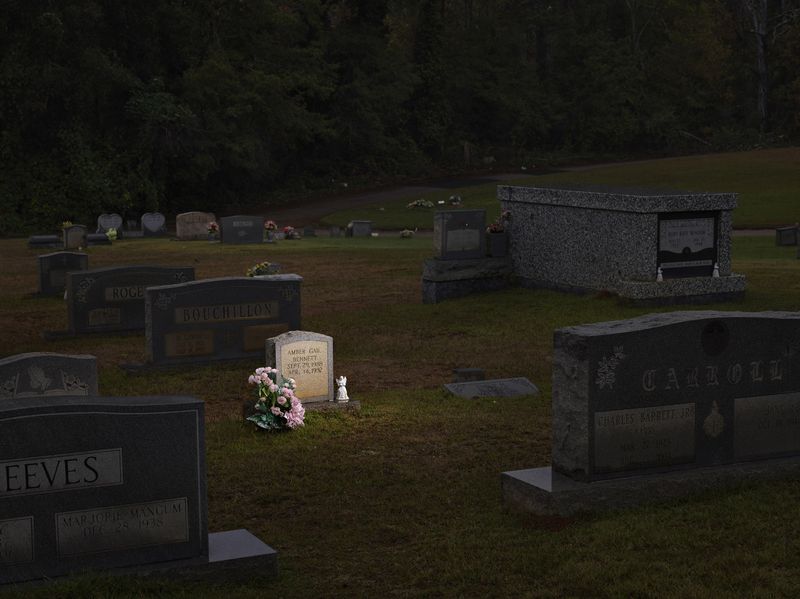 © Jan Banning - The Verdict: The Christina Boyer Case. Amber's grave in Carrollton, GA.