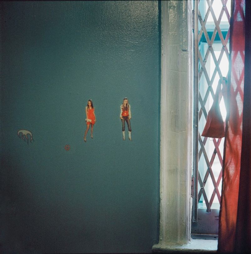 © Ruth Prieto - Pop singers magazine clips hanging on Delia´s wall.