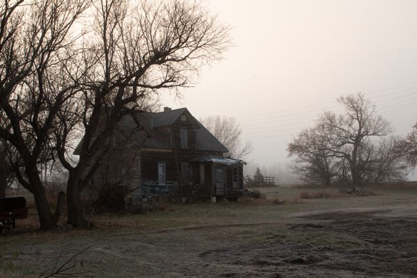 © Evelyne Anderson - Untitled #7 (farm house), 2024