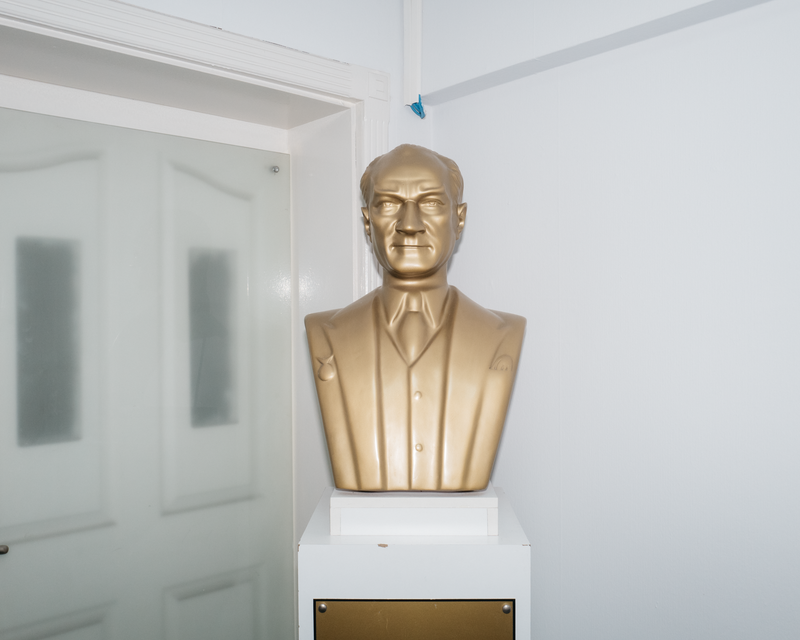 © Carsten Kalaschnikow - Image from the The black girl looks out of the window photography project