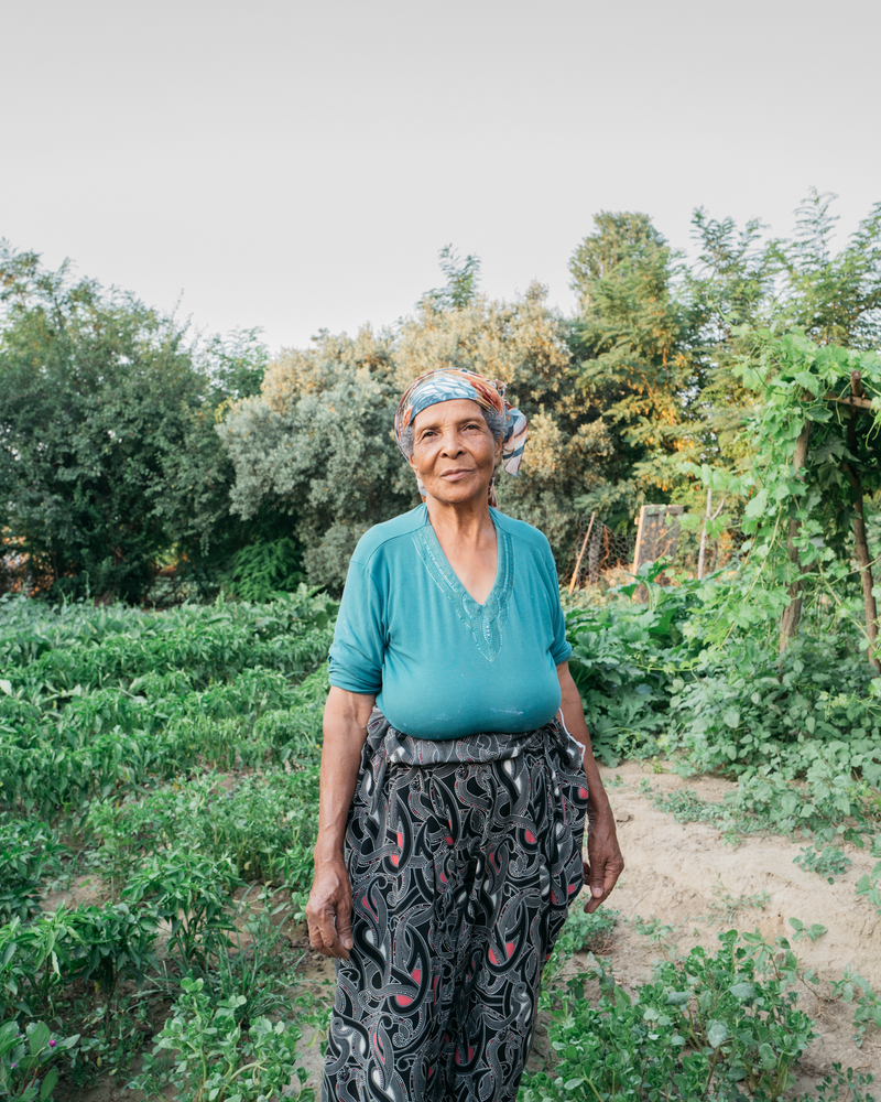 © Carsten Kalaschnikow - Fatma Zenci in her Garden, Yeniçiftlik, 2019.
