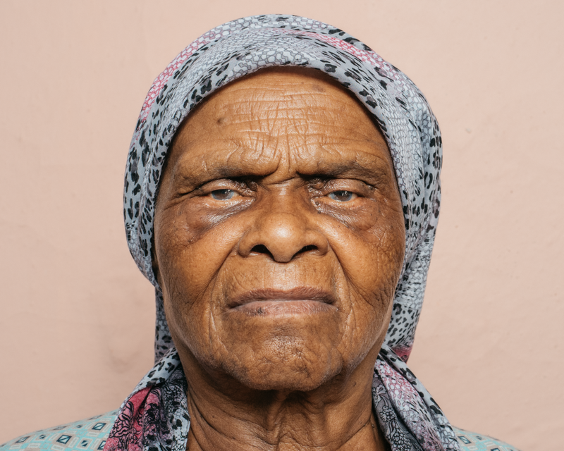 © Carsten Kalaschnikow - Image from the The black girl looks out of the window photography project