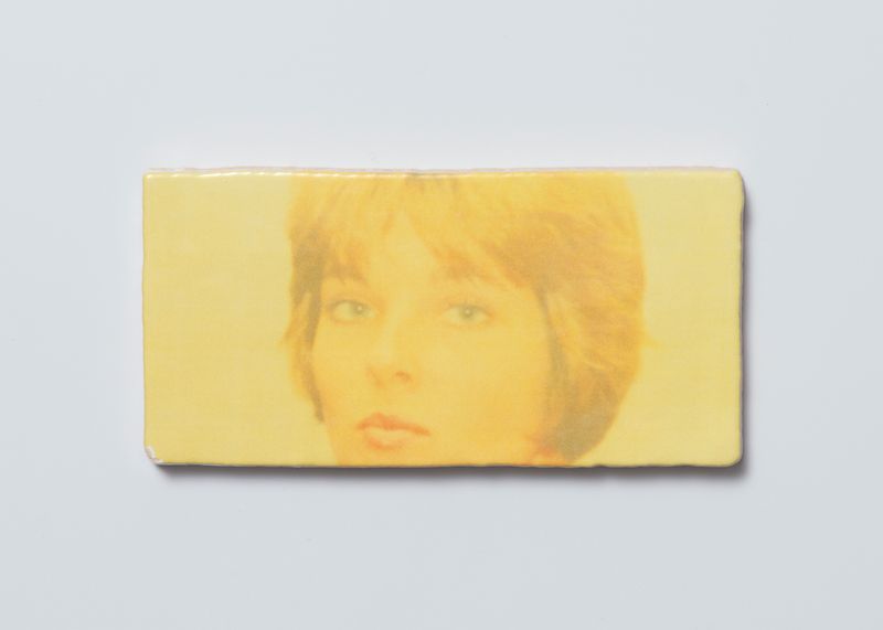 © Sander Coers - Obituary no. 01, 2024 - UV Print on Ceramic - 7,5 x 15 x 1 cm