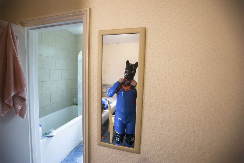 © Erik Messori - Image from the Human PUPS photography project