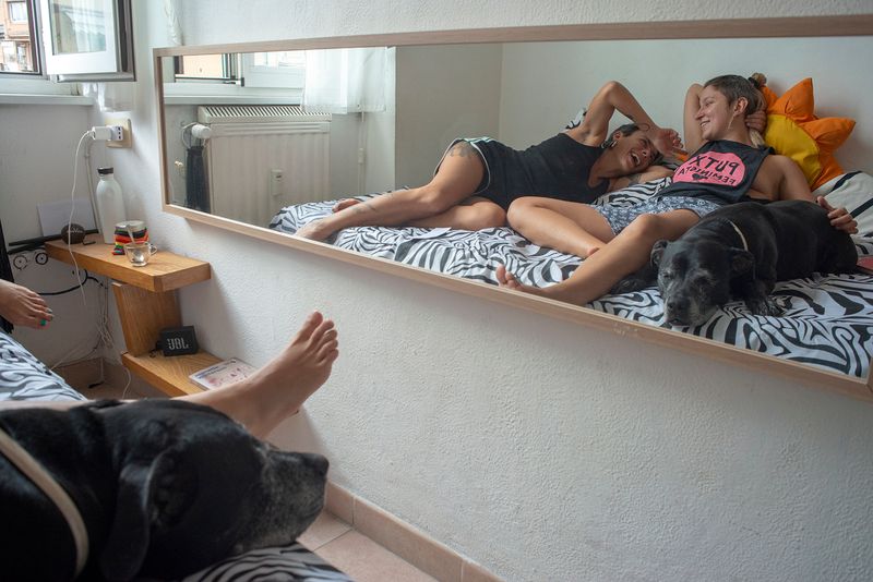 © Cloudy Moroni - Marta, Dinda and Thea