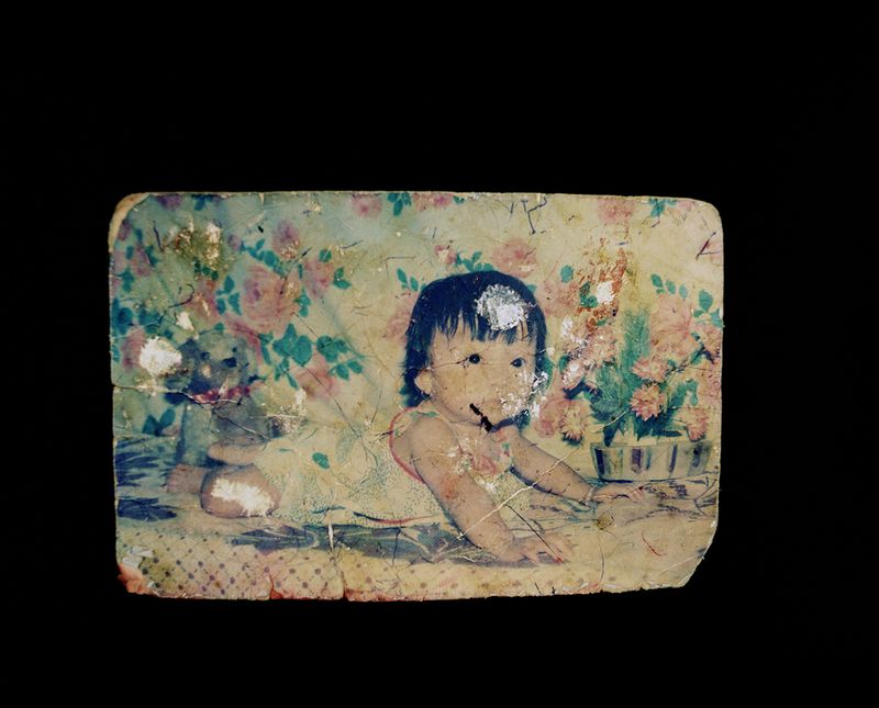 © Mathieu Asselin - Nguyên Lê Phu'o'ng Quy` nh as an infant.