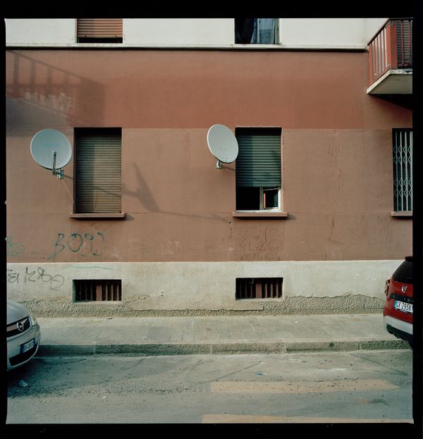 © Mattia Zoppellaro - Space between two cars in Lorenteggio