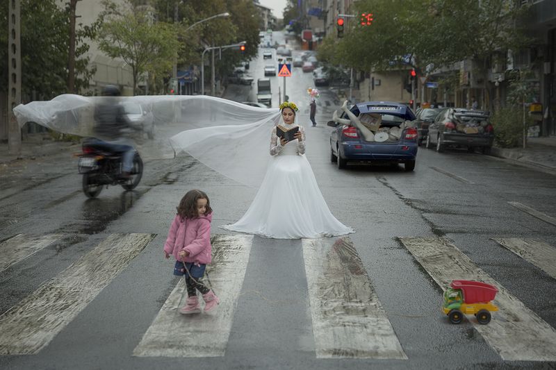 © maryam firuzi - Image from the Reaing for Tehran streets photography project