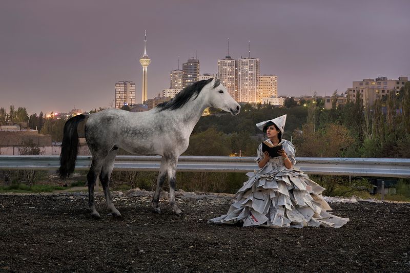 © maryam firuzi - Image from the Reaing for Tehran streets photography project