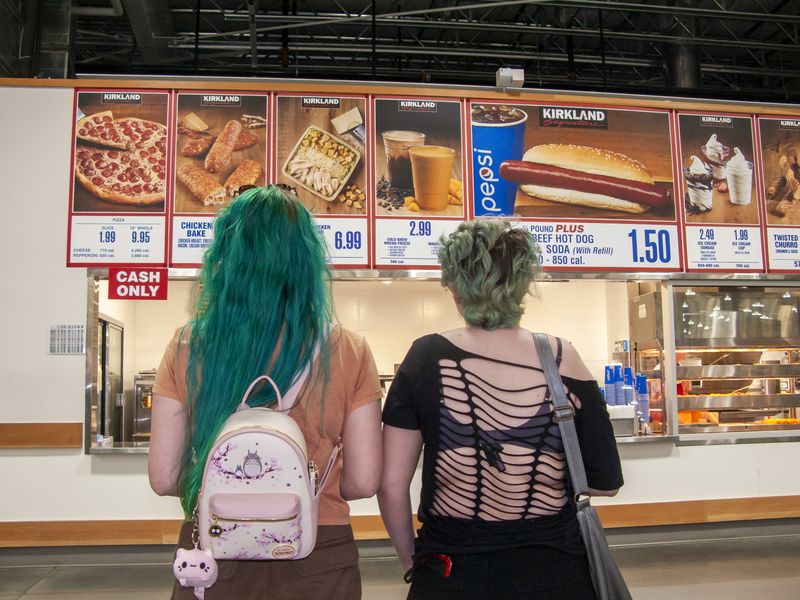 © Natalie Behring - Rebellious teenagers at Costco in Idaho Falls.