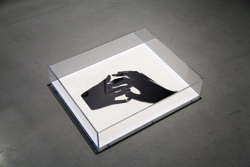 © Deanna Pizzitelli - Plexi Casing, III (Hands, II), 2018, Toned Silver Gelatin Print © Deanna Pizzitelli / Photo Credit: Yuula Benivolski