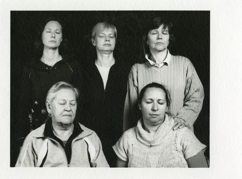 © Deanna Pizzitelli - Family, Stary Tekov, I, 2019, Toned Silver Gelatin Print © Deanna Pizzitelli / Courtesy of Stephen Bulger Gallery