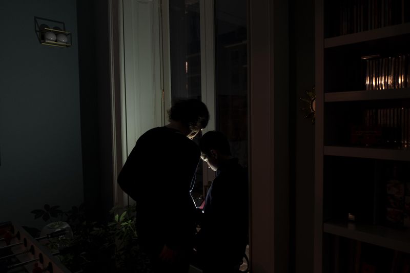 © Paolo Bona - Image from the Family quarantine photography project