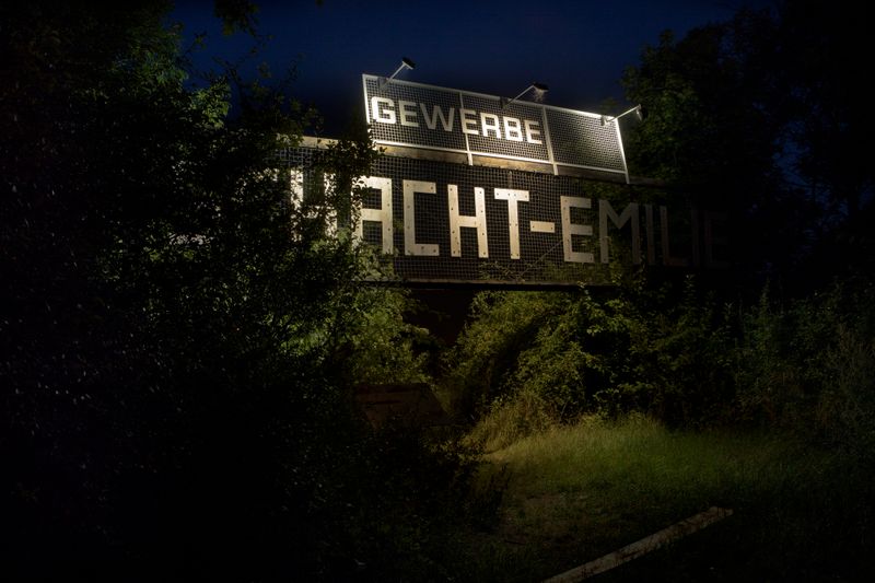 © Lara Wilde - Image from the Lasting, not lasting. photography project