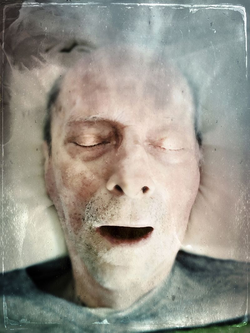 © Celante - Image from the Esmoressências (faded essences) photography project