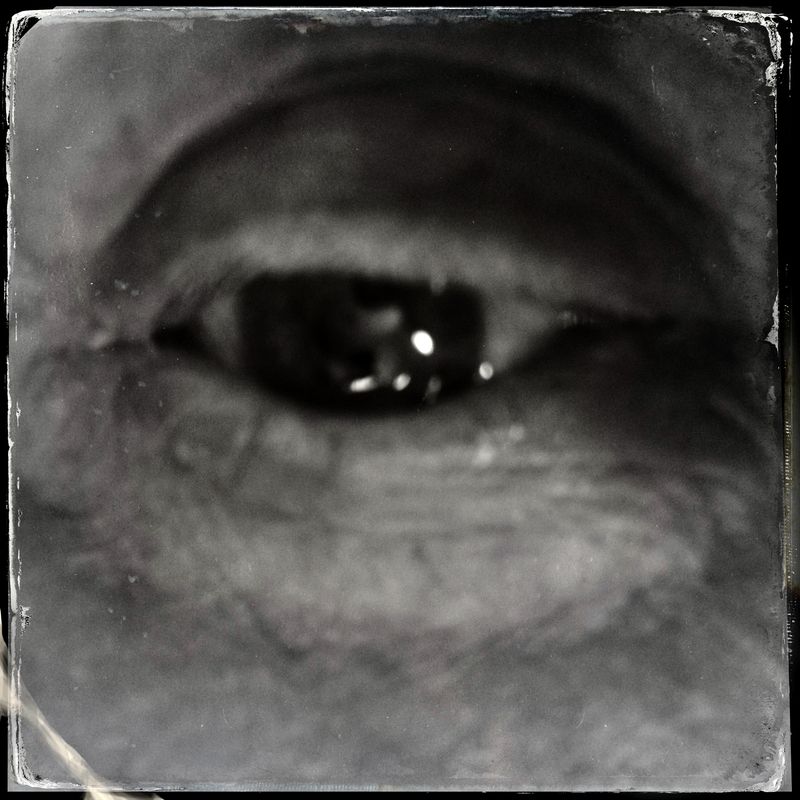 © Celante - Image from the Esmoressências (faded essences) photography project