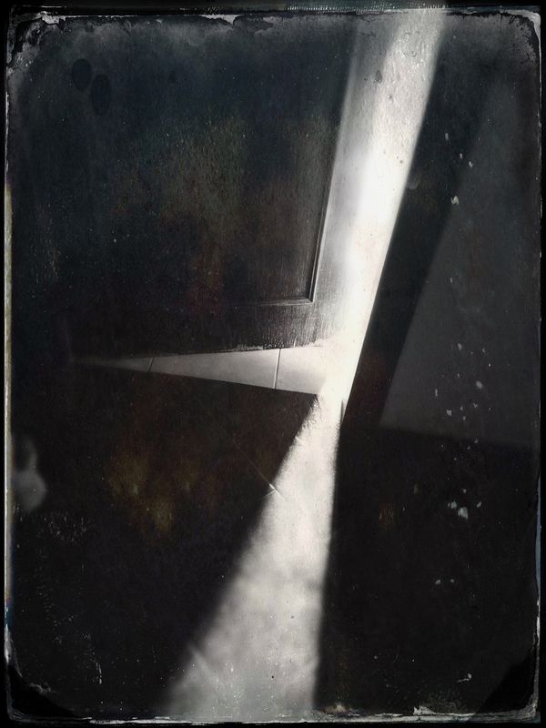 © Celante - Image from the Esmoressências (faded essences) photography project