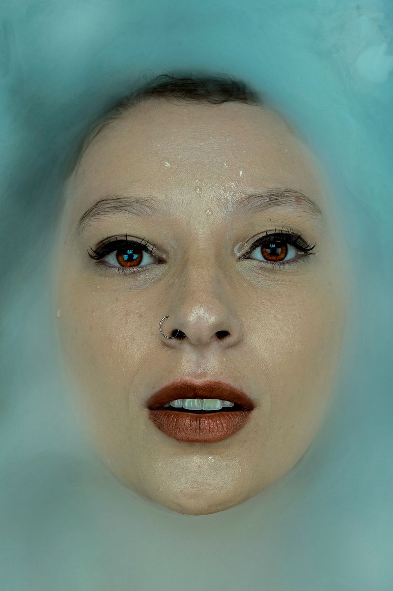 © Celante - Image from the Women in colors - (IMPERMANENT MASKS) photography project