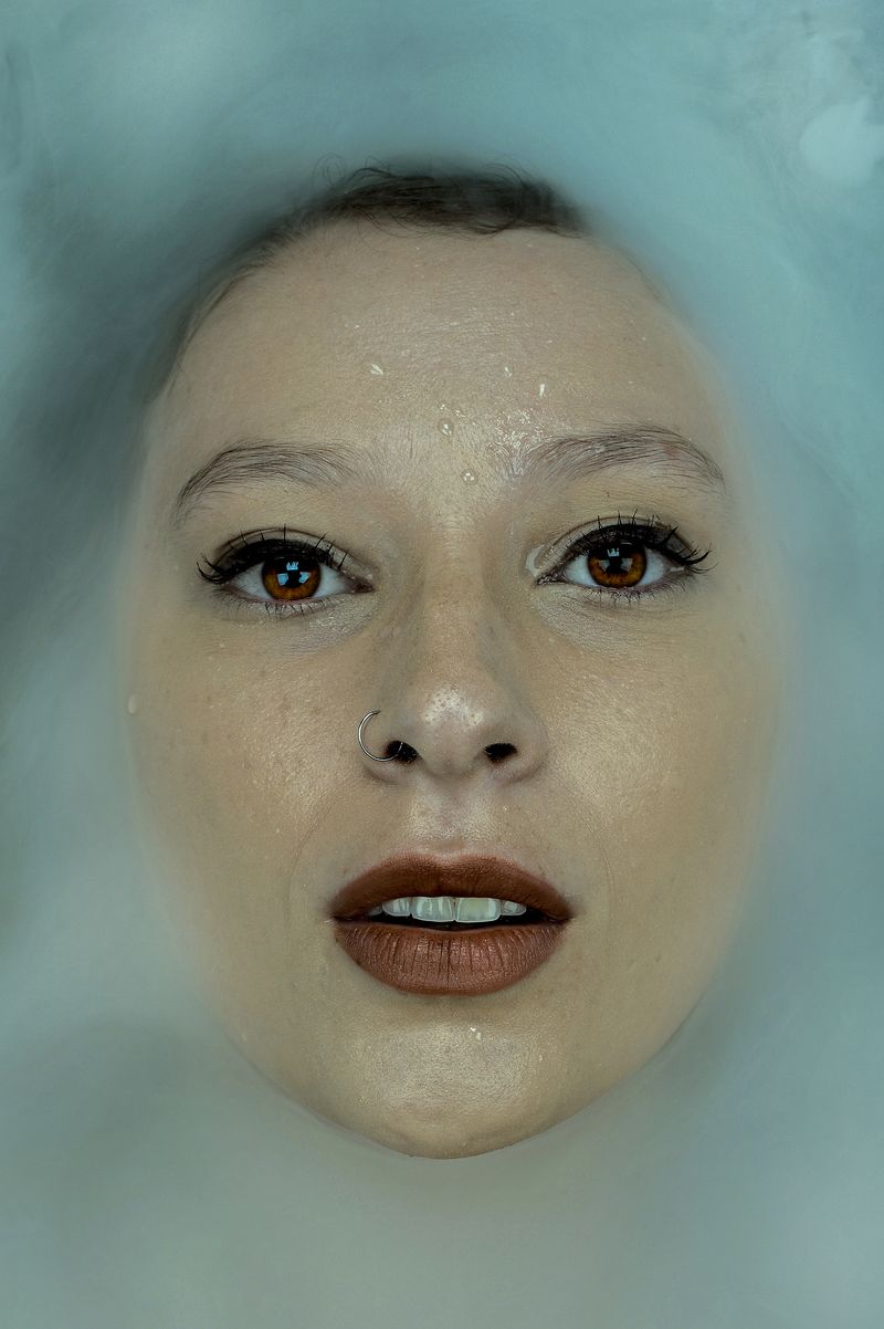 © Celante - Image from the Women in colors - (IMPERMANENT MASKS) photography project