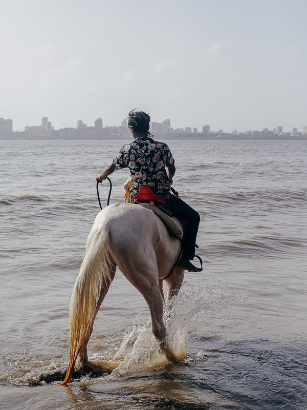 © Akshay Mahajan - Akshay Mahajan, The only one's left on theIsland, 2022, from the series To die is to turnin gold, 2022-ongoing