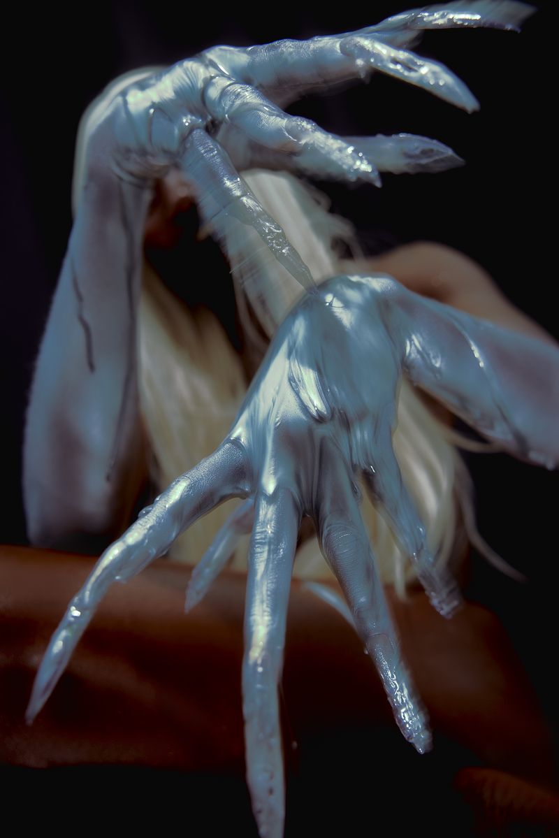 © Laura Knipsael - Image from the In a world where all silver is gold. photography project