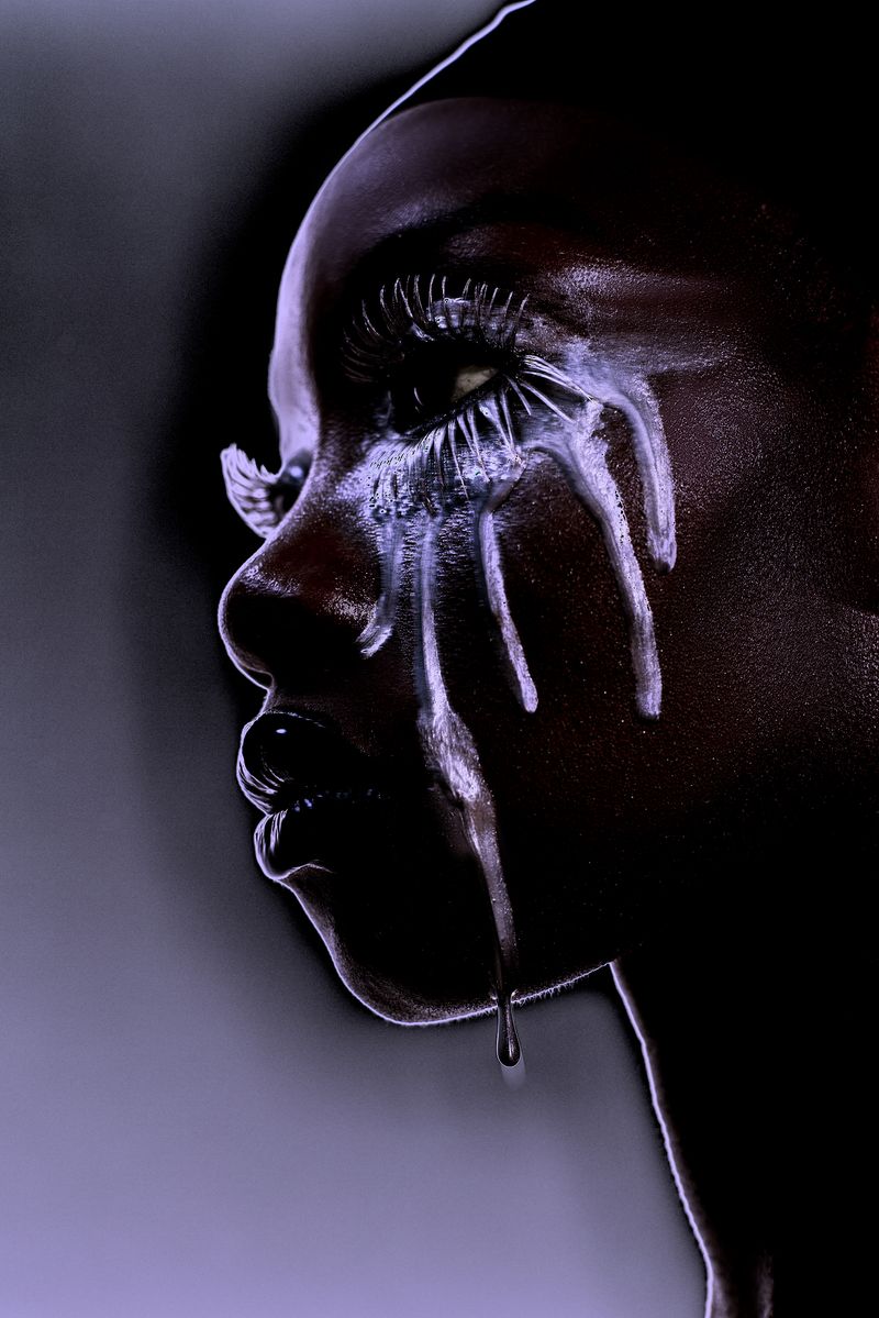 © Laura Knipsael - Image from the In a world where all silver is gold. photography project