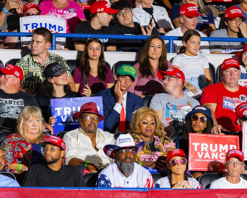 © Daniel Ribar - Image from the VIOLET photography project