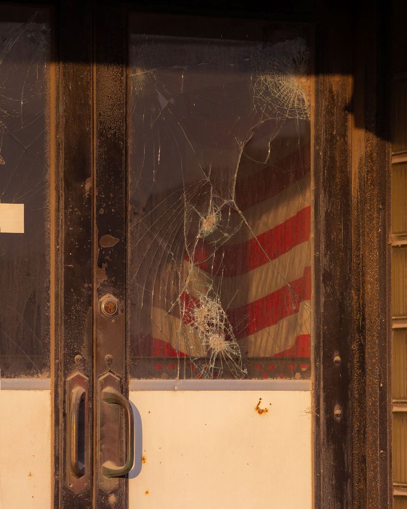 © Daniel Ribar - Image from the VIOLET photography project