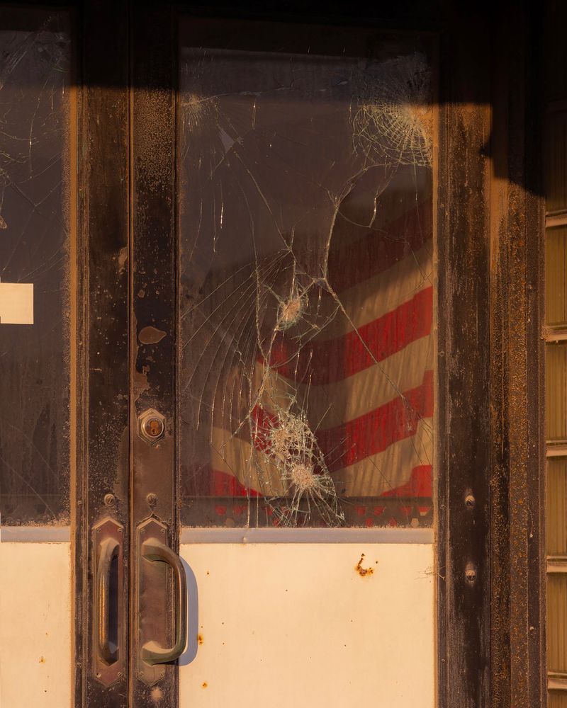 © Daniel Ribar - Image from the Violet photography project