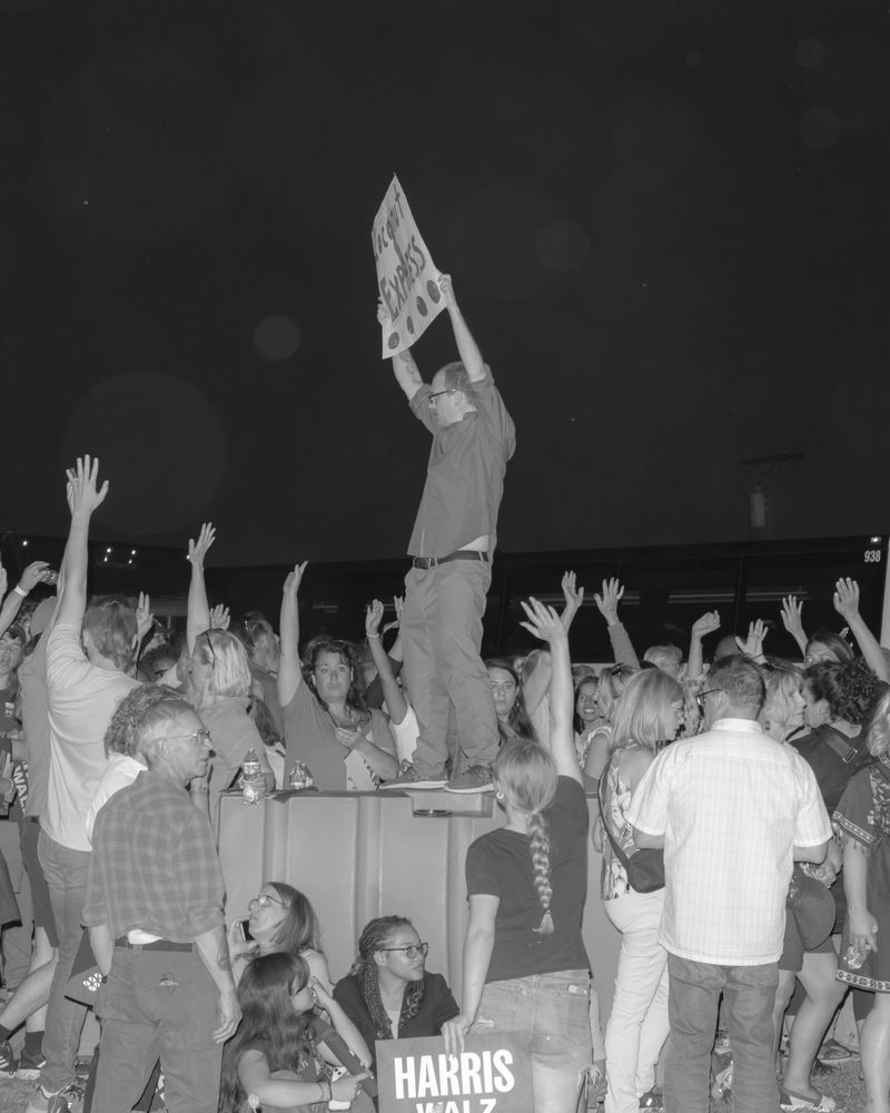 © Daniel Ribar - Image from the Violet photography project