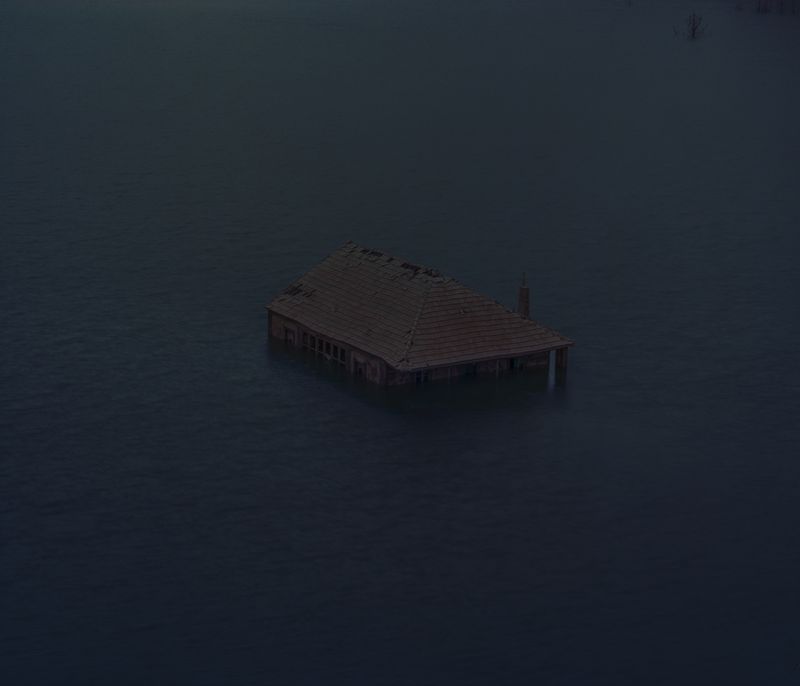 © Carlos FS - Image from the Beyond the lake photography project
